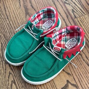 Hey Dude Kids Wally Green Holiday Elf Slip-Ons with Red Plaid Lining Size3